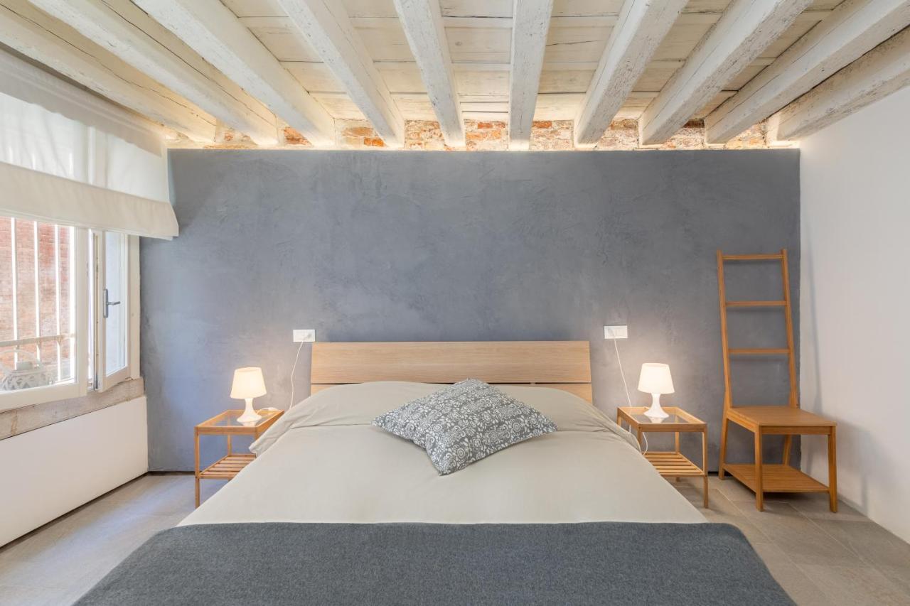 Apartment Ramo Del Teatro Canal View Venice