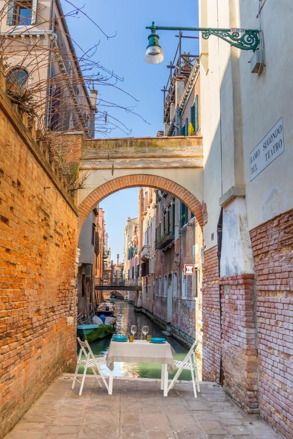 Ramo Del Teatro Canal View * Venice